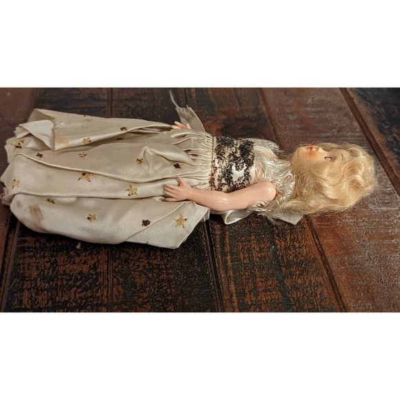 Vintage Doll with Blinking Eyes - Picture 5 of 6